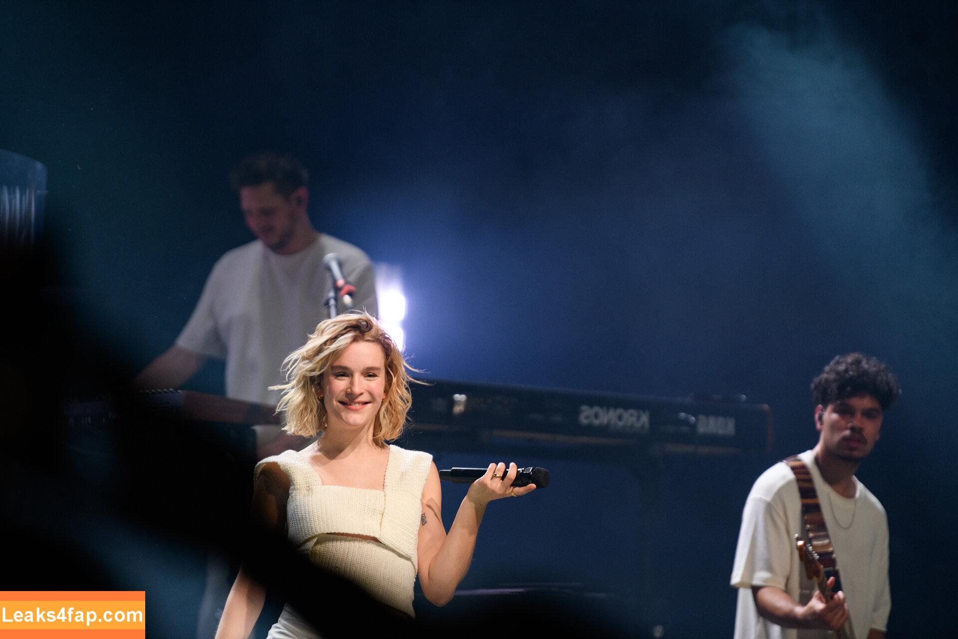 Pommelien Thijs / pommelienthijs / pommelinetilliere слитое фото фото #0027