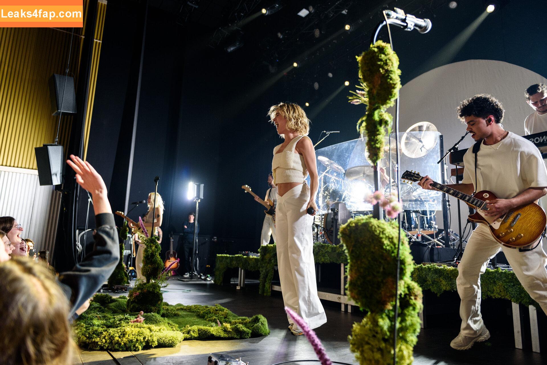 Pommelien Thijs / pommelienthijs / pommelinetilliere слитое фото фото #0033