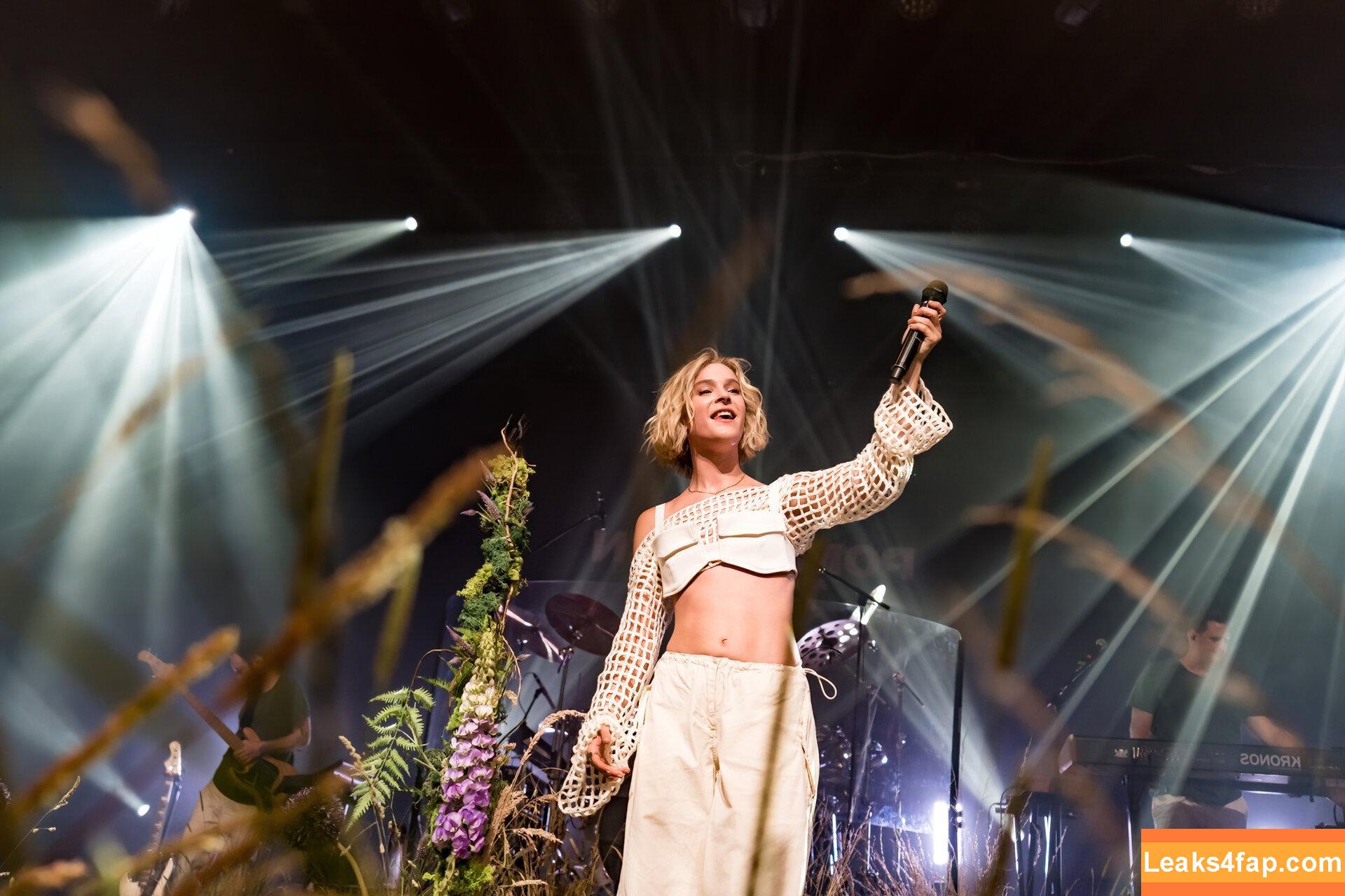 Pommelien Thijs / pommelienthijs / pommelinetilliere слитое фото фото #0043