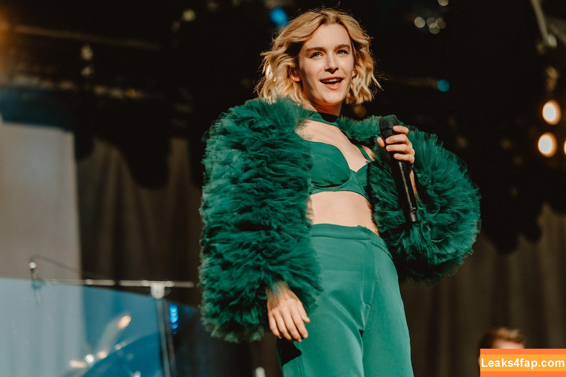 Pommelien Thijs / pommelienthijs / pommelinetilliere слитое фото фото #0055