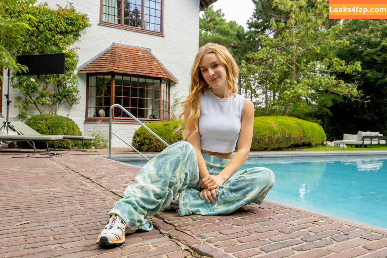 Pommelien Thijs / pommelienthijs / pommelinetilliere слитое фото фото #0092