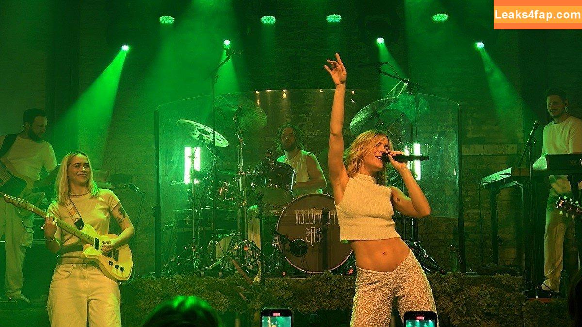 Pommelien Thijs / pommelienthijs / pommelinetilliere слитое фото фото #0099