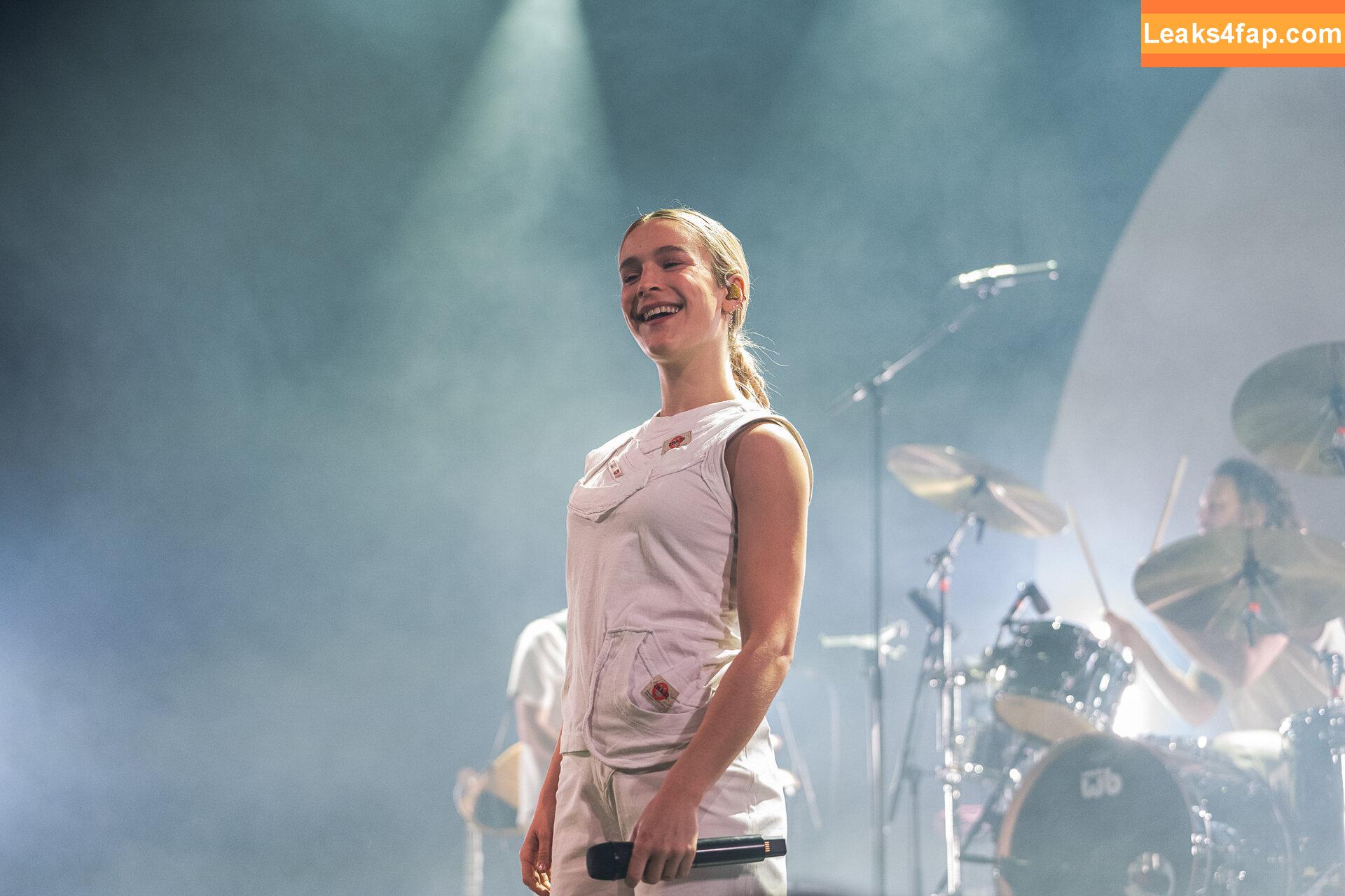 Pommelien Thijs / pommelienthijs / pommelinetilliere слитое фото фото #0136