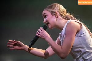 Pommelien Thijs фото #0140