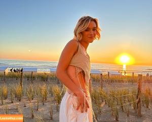 Pommelien Thijs photo #0200