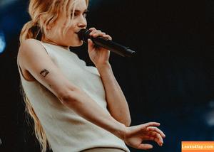 Pommelien Thijs photo #0220
