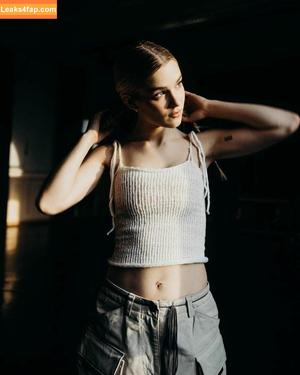 Pommelien Thijs photo #0228