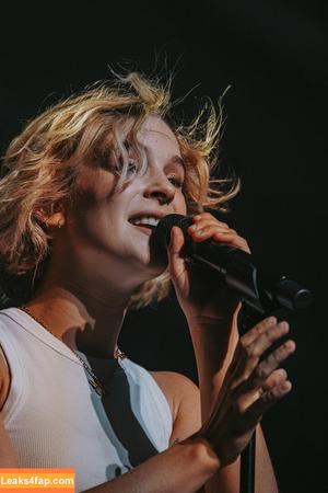 Pommelien Thijs photo #0246