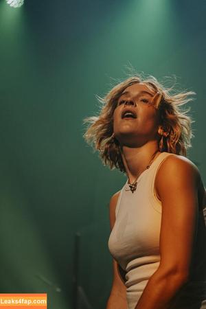 Pommelien Thijs photo #0248