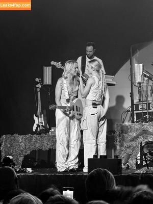 Pommelien Thijs photo #0312