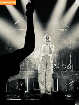 Pommelien Thijs photo #0323