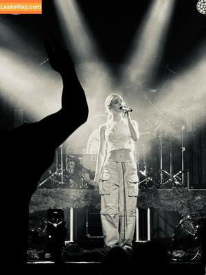 Pommelien Thijs photo #0324