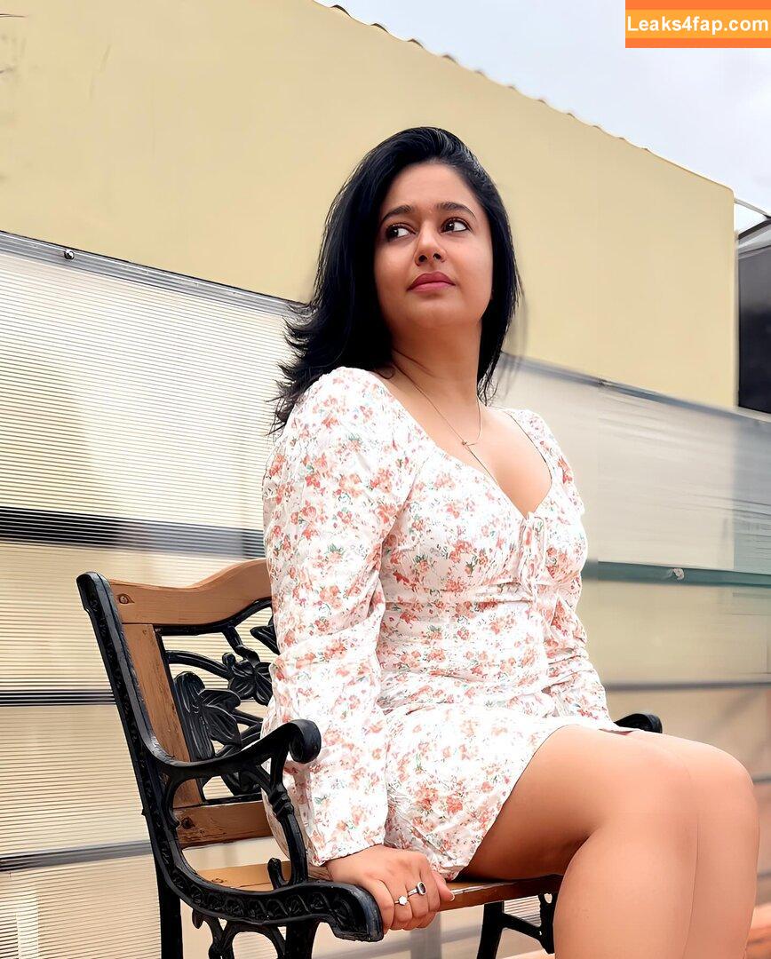Poonam Bajwa /  leaked photo photo #0002