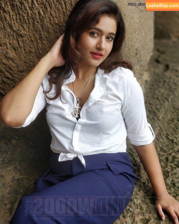 Poonam Bajwa /  leaked photo photo #0010