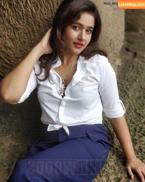 Poonam Bajwa photo #0010