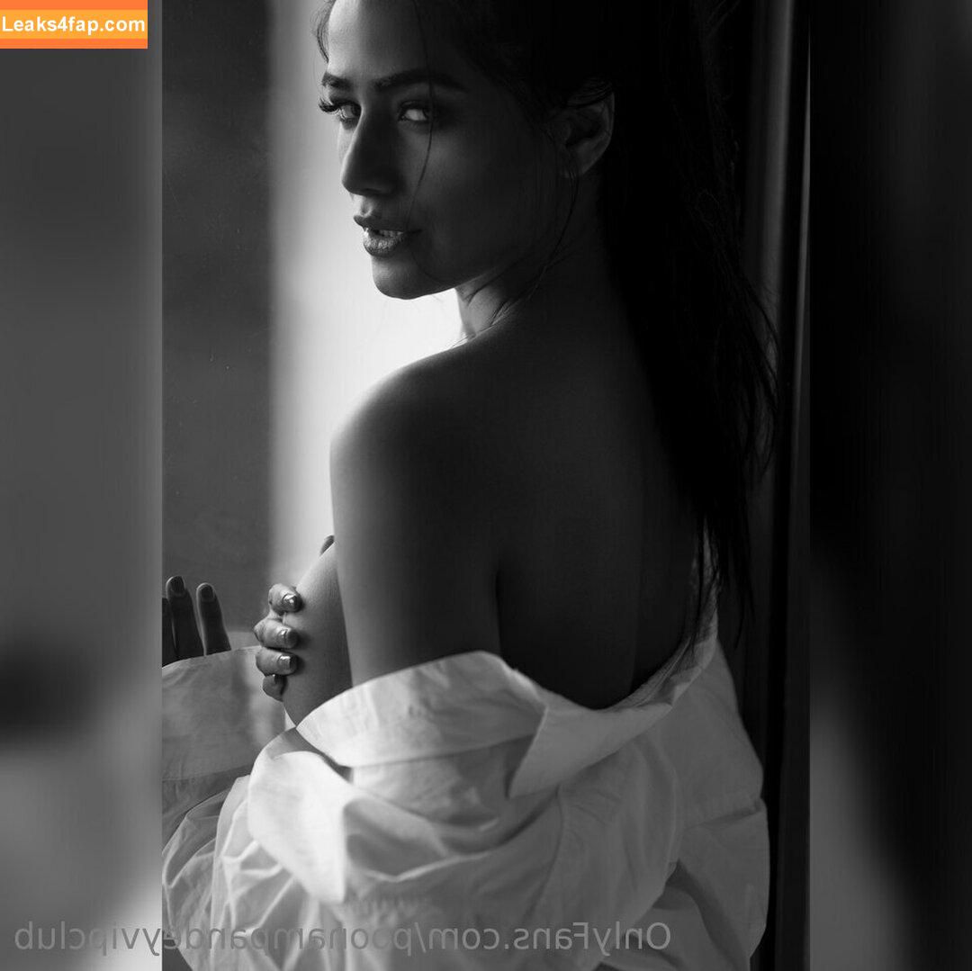 Poonam Pandey / Indian Goddess / iPoonampandey leaked photo photo #0344