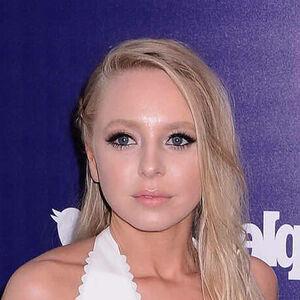 Portia Doubleday фото #0009