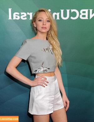 Portia Doubleday фото #0038