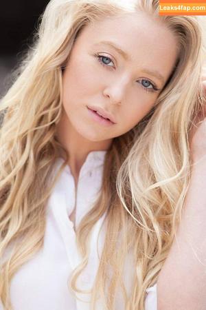 Portia Doubleday photo #0077