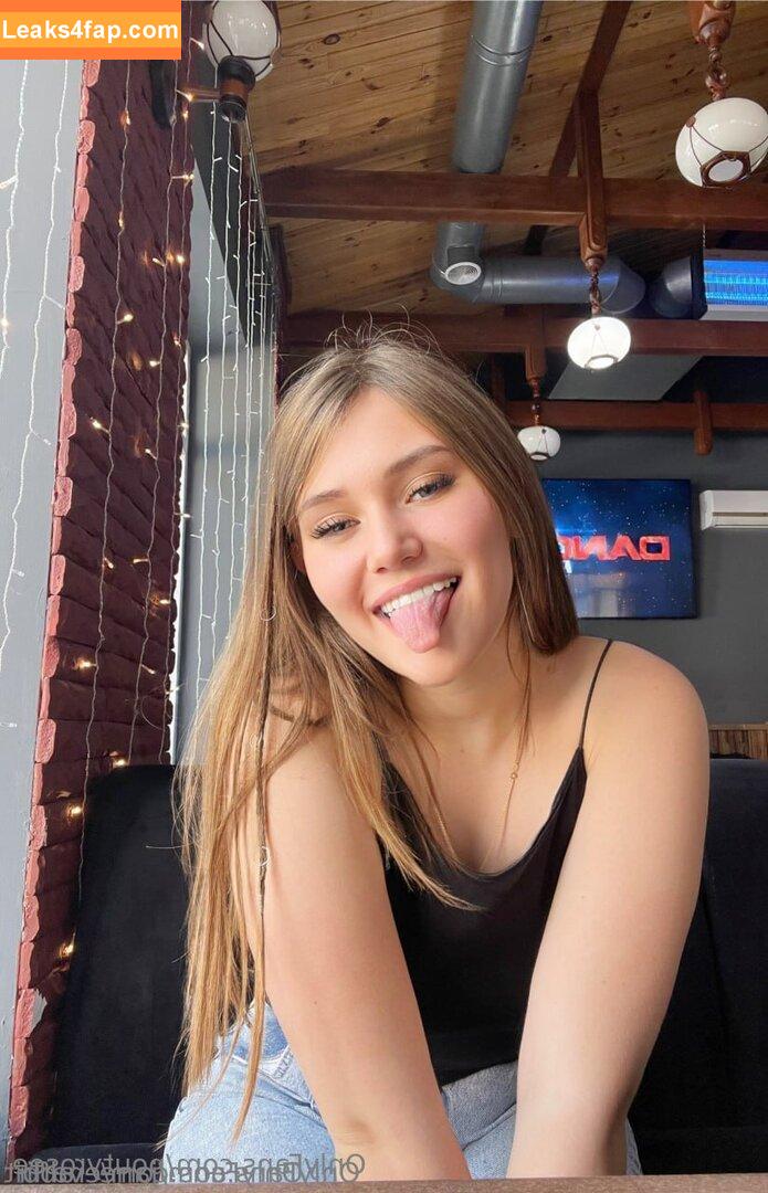 poutyrosee / pouty__official слитое фото фото #0102