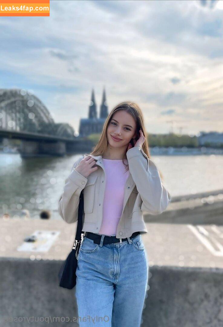 poutyrosee / pouty__official слитое фото фото #0108