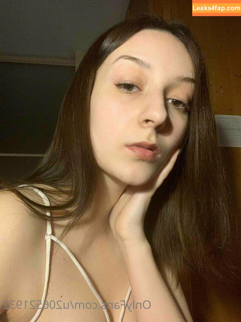 pppoisonnnivy / liz_05_dixson leaked photo photo #0015