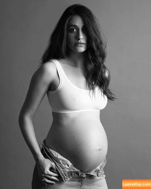 Pregnant Celebs photo #0075