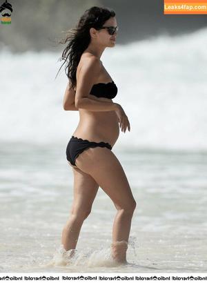 Pregnant Celebs photo #0110