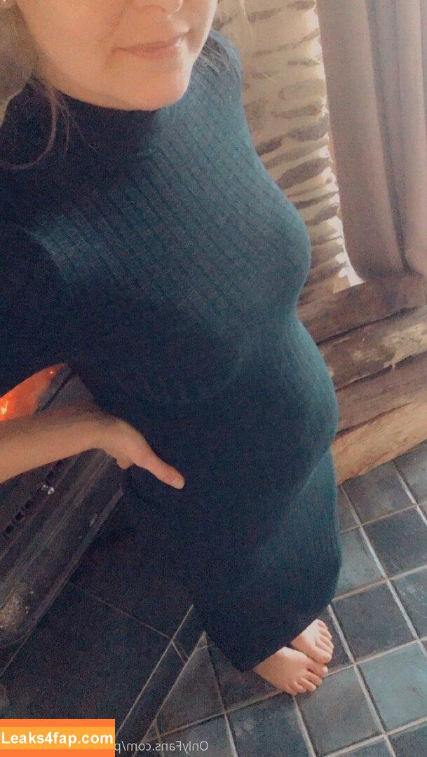pregnant-step-sister / pregnantstepsister_ leaked photo photo #0036
