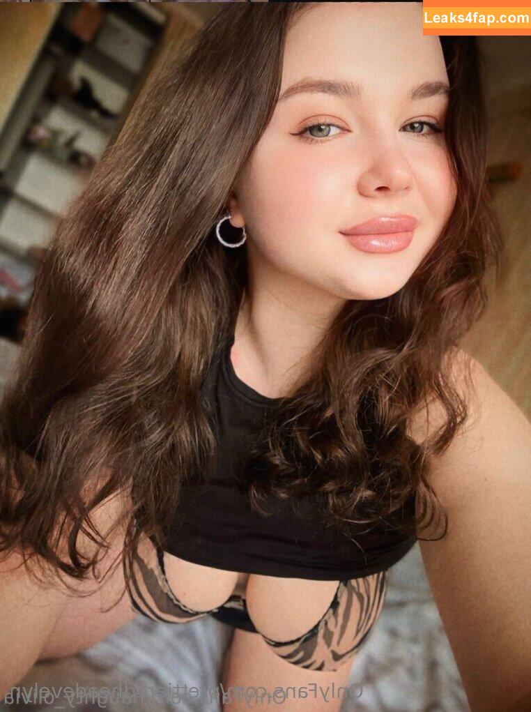 prettieredheadevelyn /  leaked photo photo #0069