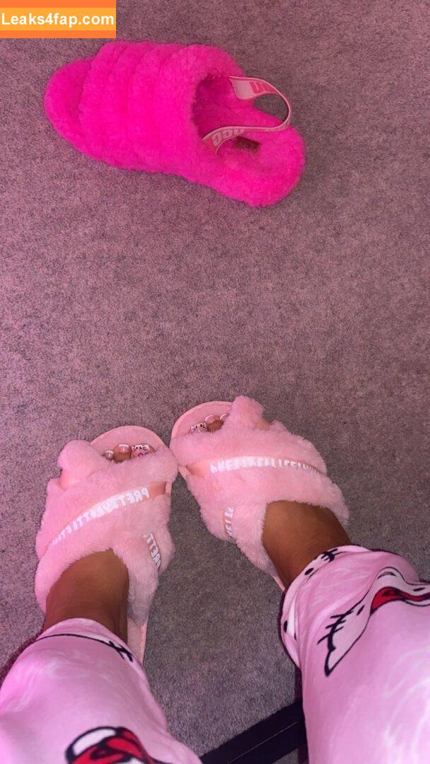 prettiest_toesx / prettiest.toes_ / yassykins leaked photo photo #0010