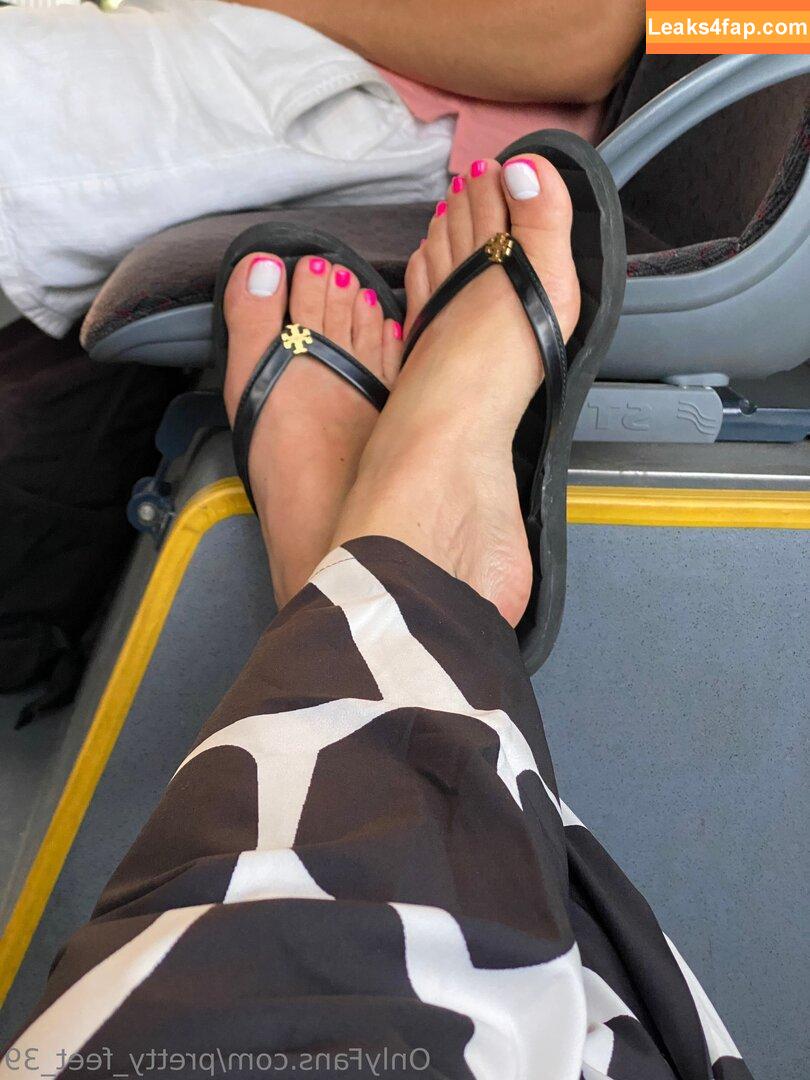 pretty_feet_39 /  leaked photo photo #0001