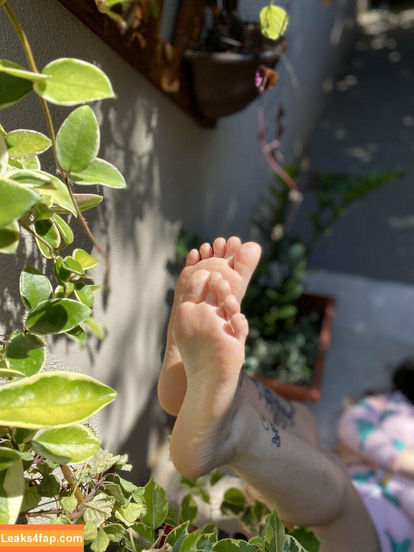 Prii_feet / amorafeet / jenniferfeet leaked photo photo #0120