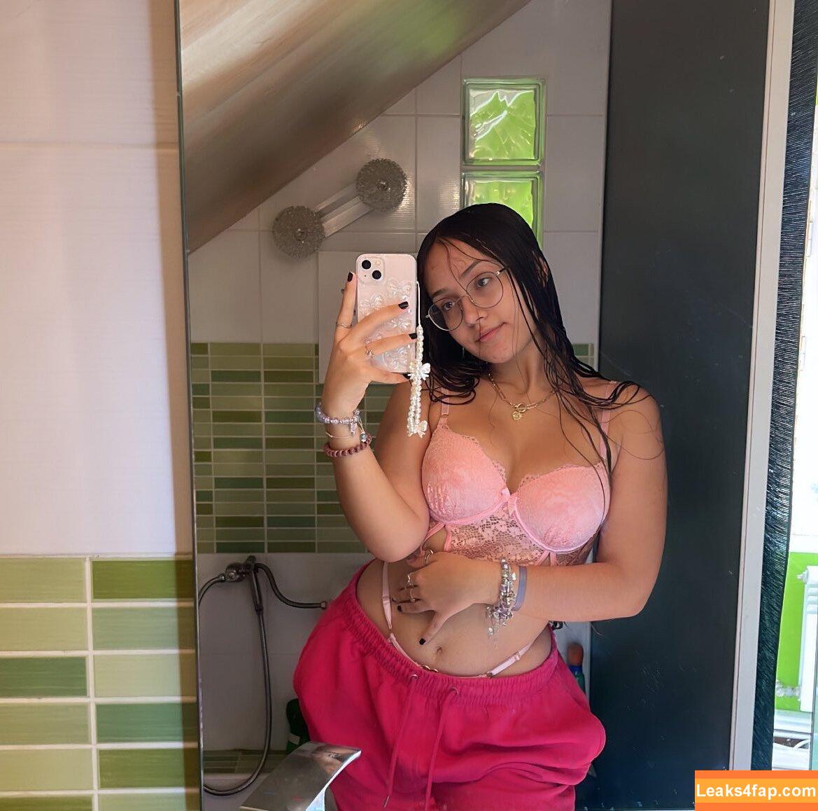 princesita1331 /  leaked photo photo #0015