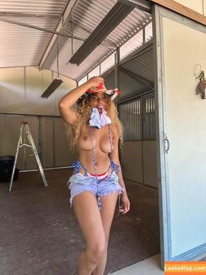Princess Helayna photo #0202