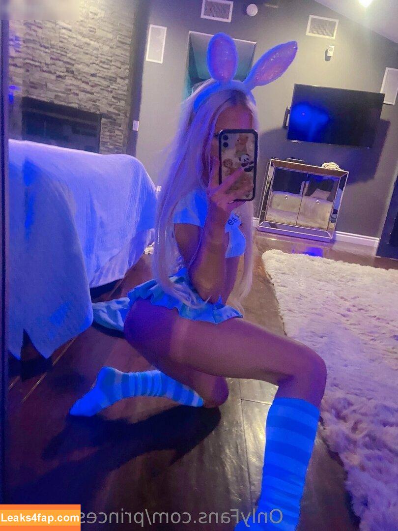 Princess_Poppi / Poppidoux / daisywaifufree / princess_poppy_vt leaked photo photo #0400