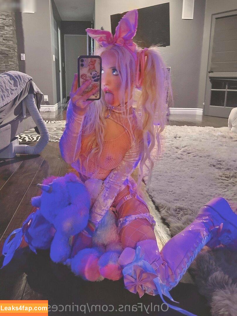 Princess_Poppi / Poppidoux / daisywaifufree / princess_poppy_vt leaked photo photo #0432