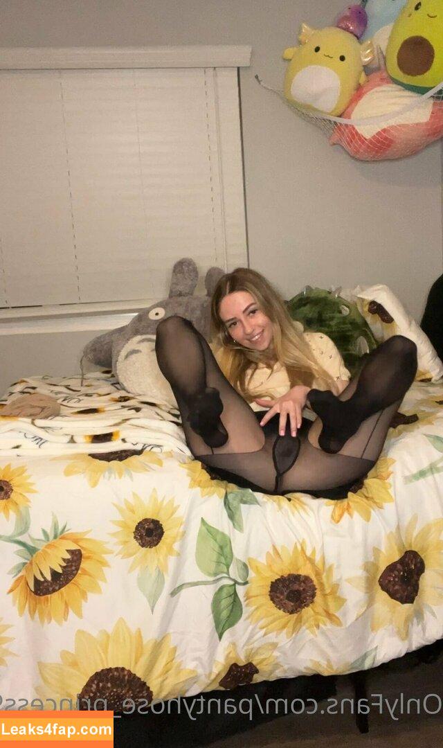 princess_riley99 / PantyhoseGirl99 / pantyhose_princess99 leaked photo photo #0037