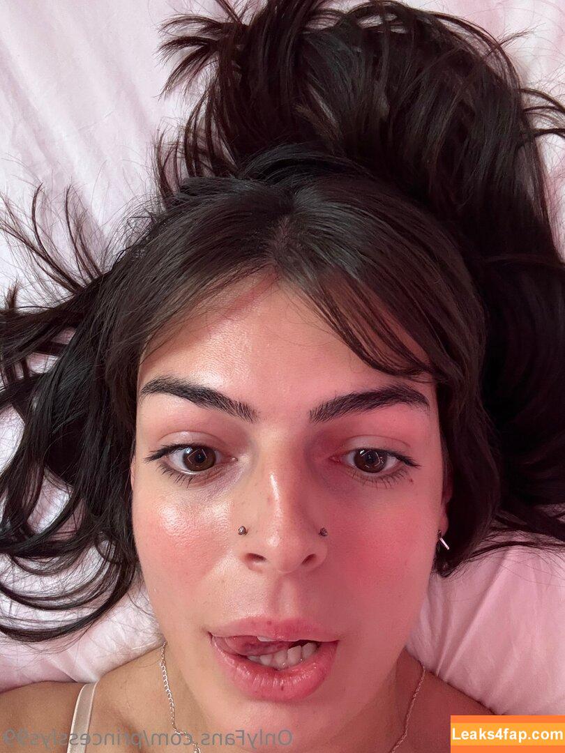princesslys99 / princesslyss99 leaked photo photo #0012