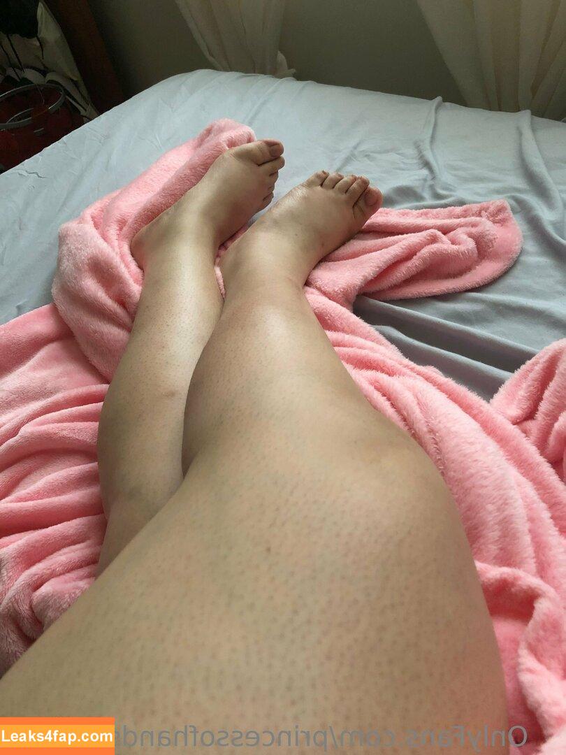 princessofhandsandfeet / princess_feet_37 leaked photo photo #0044