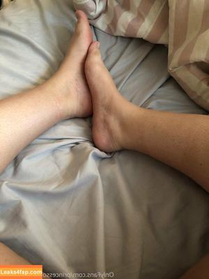 princessofhandsandfeet photo #0016