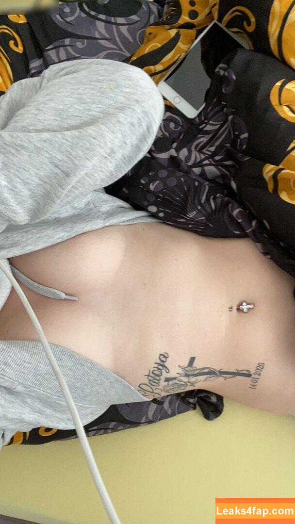 Prinzessin Irina Killerbraut / anikigirl777 / xi._xiiiina leaked photo photo #0083
