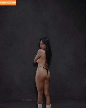 pritasari photo #0004