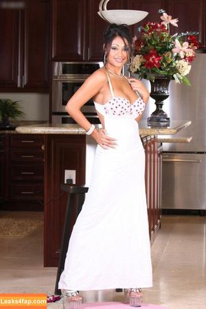 Priya Rai photo #0120