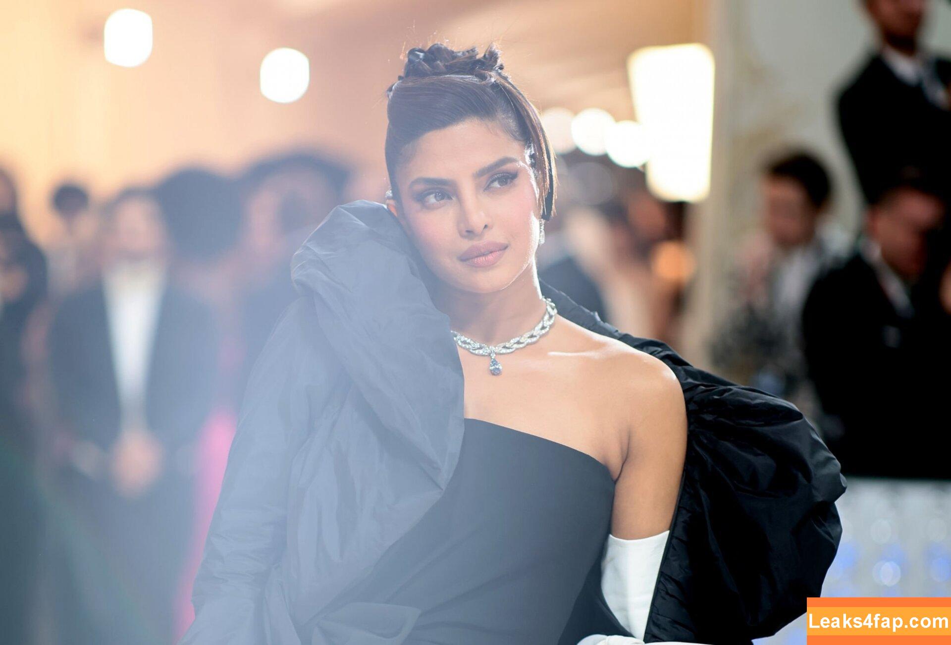 Priyanka Chopra / officialsherlynchopra / priyankachopra leaked photo photo #0062