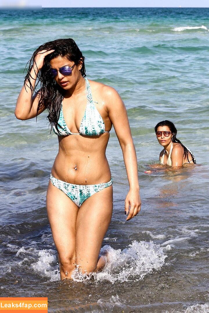 Priyanka Chopra / officialsherlynchopra / priyankachopra leaked photo photo #0364