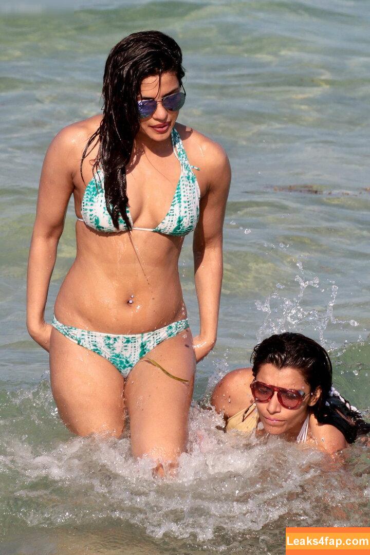 Priyanka Chopra / officialsherlynchopra / priyankachopra leaked photo photo #0365