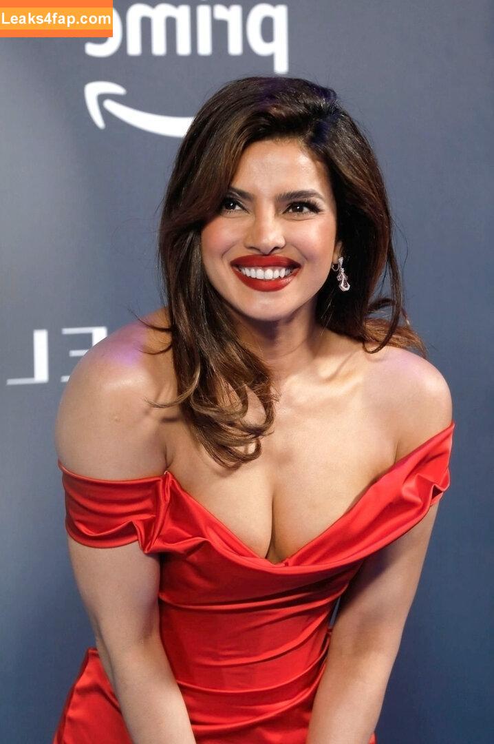 Priyanka Chopra / officialsherlynchopra / priyankachopra leaked photo photo #0413