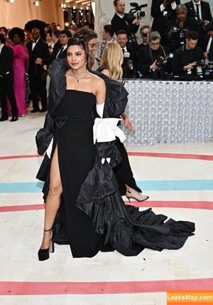 Priyanka Chopra photo #0039