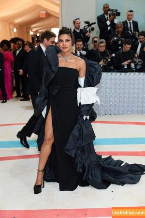 Priyanka Chopra photo #0045